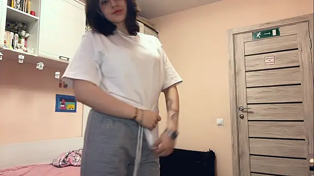 NoraSweetie online show from 04-02-26, 03:42