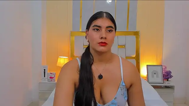 Snapshot of Alara_Keyy chatting on 05-06-26, 12:41 Alara Keyy online show from 05-06-26, 12:41