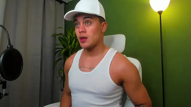 Snapshot of danny_smith24 chatting on 04-13-26, 02:28 danny smith24 online show from 04-13-26, 02:28