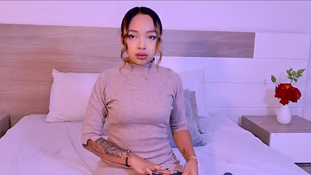 LaraBelmon online show from 04-11-26, 08:57