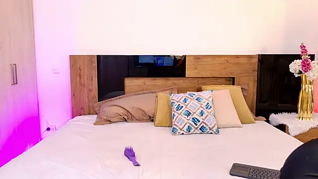 LaraBelmon online show from 04-15-26, 11:49