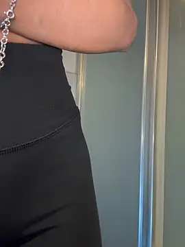 latinacaro- online show from 05-13-26, 06:55