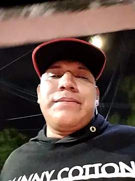 Snapshot of andry420 chatting on 04-05-26, 07:27 andry420 online show from 04-05-26, 07:27