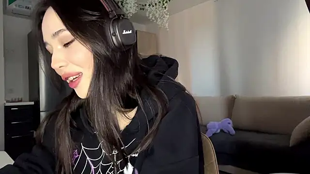 Elizabetswan online show from 04-12-26, 01:38