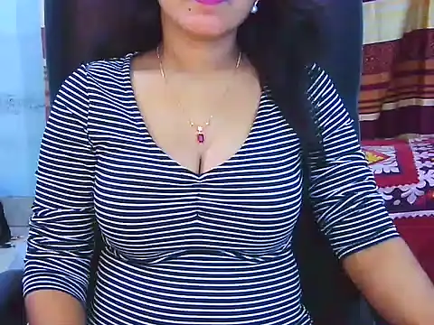 Noor Zarin online show from 04-19-26, 01:10