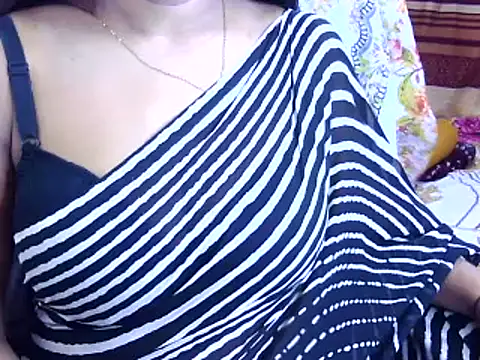 Snapshot of Noor_Zarin chatting on 07-04-26, 09:10 Noor Zarin online show from 07-04-26, 09:10