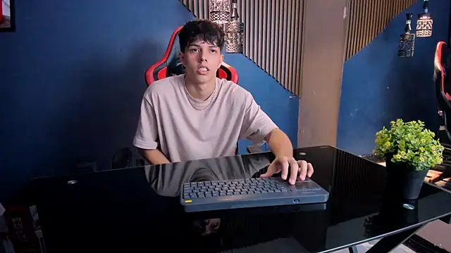 DamiaanXx online show from 04-09-26, 01:05