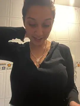 Isabella varella- online show from 04-15-26, 02:57