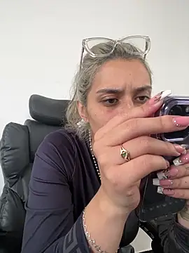 Isabella varella- online show from 06-12-26, 02:05