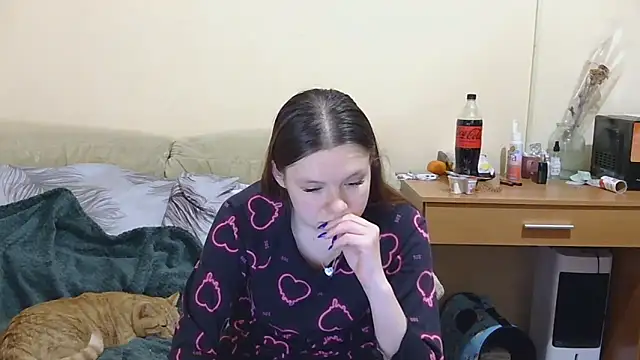 JessicaHolland1 online show from 04-27-26, 06:17
