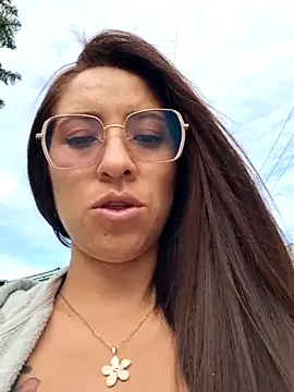 Snapshot of VALERY-94 chatting on 06-12-26, 12:04 VALERY-94 online show from 06-12-26, 12:04