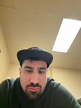 Snapshot of daddyking1013 chatting on 04-04-26, 04:11 daddyking1013 online show from 04-04-26, 04:11