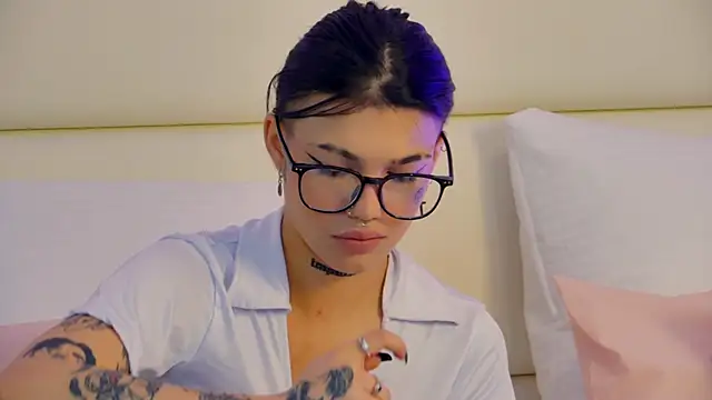 YasminnStorm online show from 04-18-26, 04:49