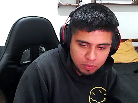 axellrz  online show from 04-06-26, 02:31