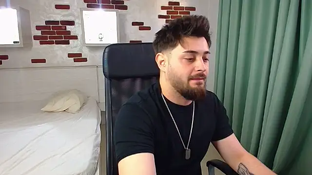 Snapshot of JalenPen chatting on 04-06-26, 04:32 JalenPen online show from 04-06-26, 04:32