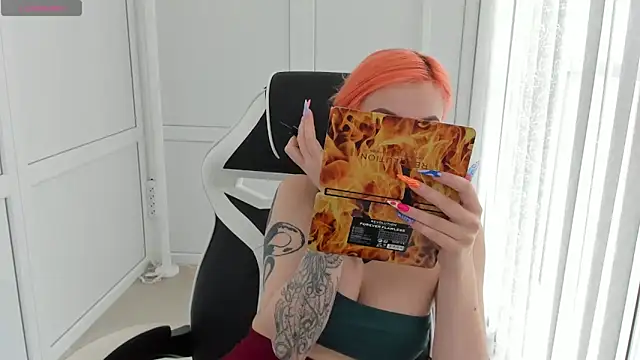 NightLeaf online show from 04-12-26, 10:31