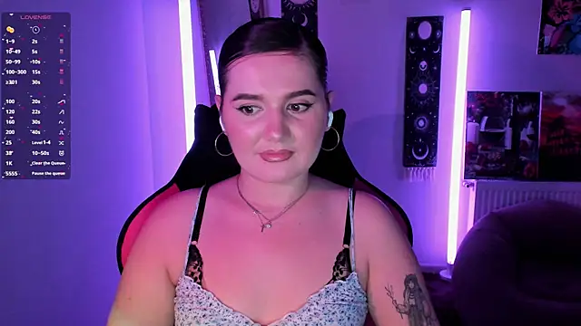 SourCherry   online show from 06-20-26, 07:16
