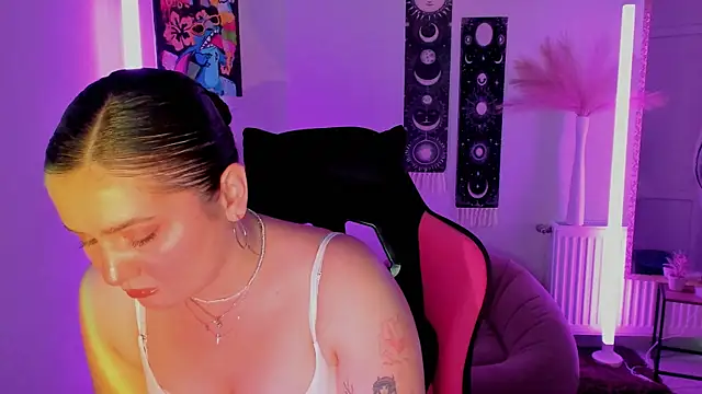 SourCherry   online show from 07-01-26, 12:40