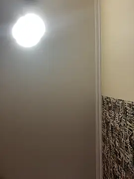 Snapshot of LucyVixxen chatting on 04-09-26, 12:43 LucyVixxen online show from 04-09-26, 12:43