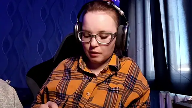 Sheriscute online show from 04-12-26, 01:38