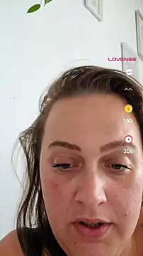 Snapshot of Blondibaby chatting on 07-12-26, 02:19 Blondibaby online show from 07-12-26, 02:19