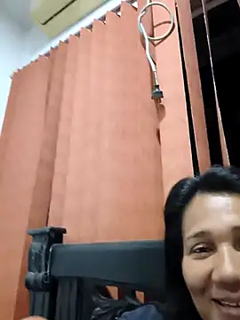 Snapshot of FuegolatinaX chatting on 04-04-26, 05:38 FuegolatinaX online show from 04-04-26, 05:38