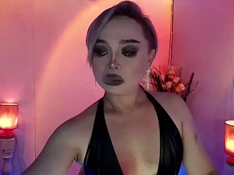 Snapshot of the_girl_of_jamesbond chatting on 04-07-26, 04:51 the girl of jamesbond online show from 04-07-26, 04:51