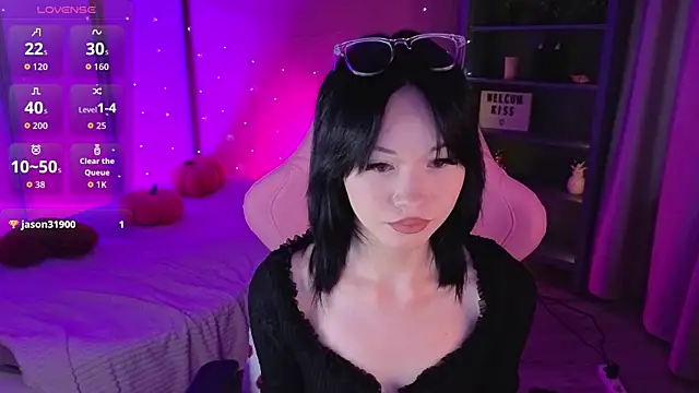 LilySparkls online show from 04-30-26, 03:29