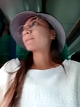 Leticia Hinkley  online show from 04-27-26, 11:19