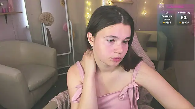 Snapshot of Kacey_Love chatting on 06-28-26, 01:28 Kacey Love online show from 06-28-26, 01:28