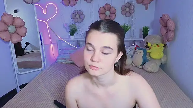 Snapshot of Kacey_Love chatting on 07-25-26, 05:43 Kacey Love online show from 07-25-26, 05:43