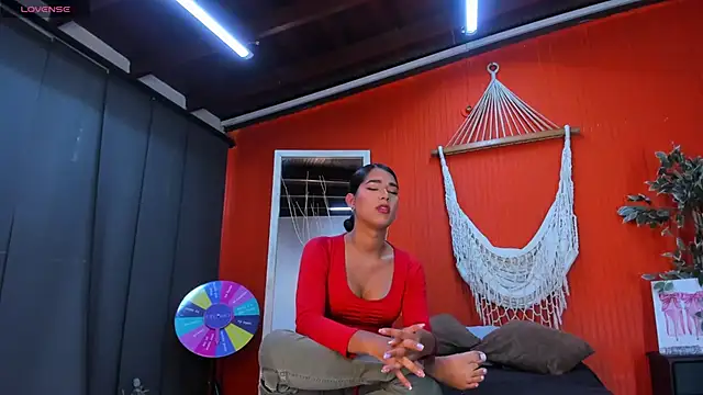 liahspencer online show from 05-18-26, 04:13
