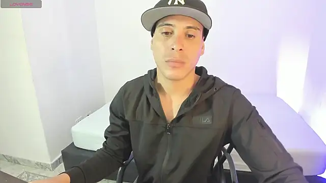 Snapshot of Axel__fierro chatting on 05-23-26, 07:07 Axel fierro online show from 05-23-26, 07:07
