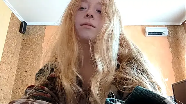 Snapshot of KateVibe_01 chatting on 06-14-26, 11:40 KateVibe 01 online show from 06-14-26, 11:40