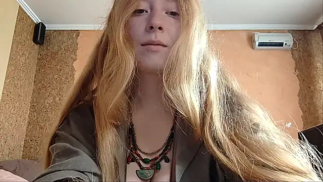 Snapshot of KateVibe_01 chatting on 06-28-26, 12:05 KateVibe 01 online show from 06-28-26, 12:05