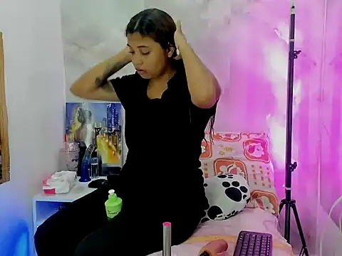EllyBloom online show from 04-25-26, 01:41