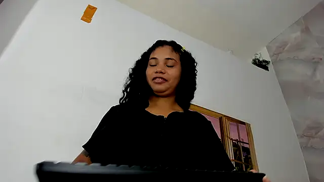 Snapshot of EllyBloom chatting on 07-05-26, 01:51 EllyBloom online show from 07-05-26, 01:51