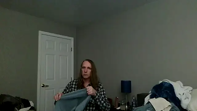 Snapshot of Magnus_Luv chatting on 07-08-26, 12:15 Magnus Luv online show from 07-08-26, 12:15