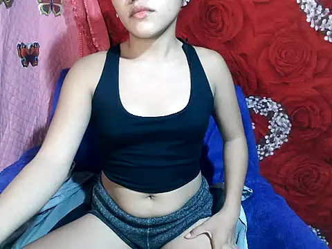 Snapshot of kiffy_miley79 chatting on 06-21-26, 11:24 kiffy miley79 online show from 06-21-26, 11:24