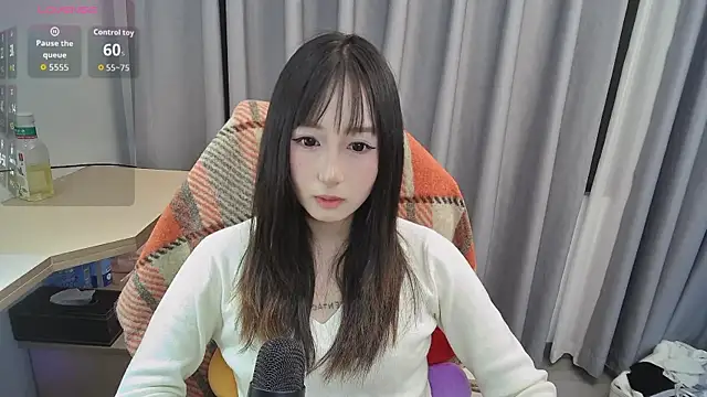 Snapshot of dd6237 chatting on 04-05-26, 01:30 dd6237 online show from 04-05-26, 01:30