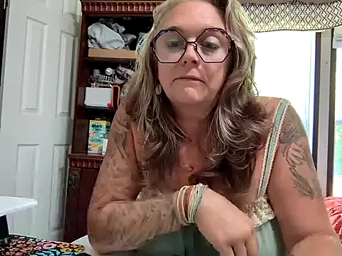 Blondejenn online show from 04-07-26, 05:35