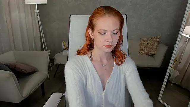 Snapshot of LisaAris chatting on 06-19-26, 09:18 LisaAris online show from 06-19-26, 09:18