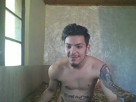 Snapshot of robertmrn112 chatting on 05-27-26, 11:29 robertmrn112 online show from 05-27-26, 11:29