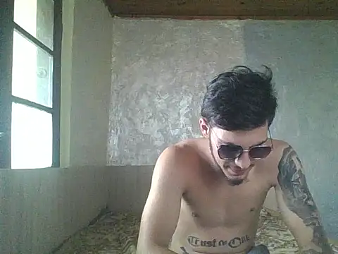 Snapshot of robertmrn112 chatting on 05-31-26, 02:02 robertmrn112 online show from 05-31-26, 02:02