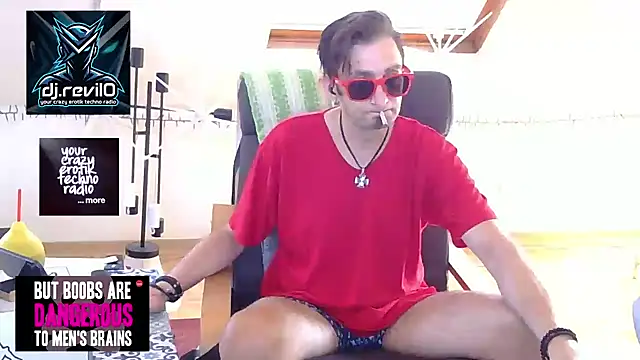 Snapshot of OllyFummler chatting on 05-31-26, 07:37 OllyFummler online show from 05-31-26, 07:37