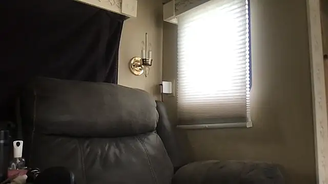 Snapshot of GypsiiCornel chatting on 04-26-26, 02:48 GypsiiCornel online show from 04-26-26, 02:48