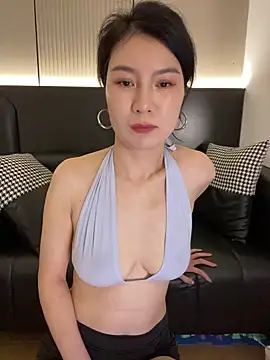 Snapshot of HY-QIAN chatting on 07-15-26, 01:05 HY-QIAN online show from 07-15-26, 01:05