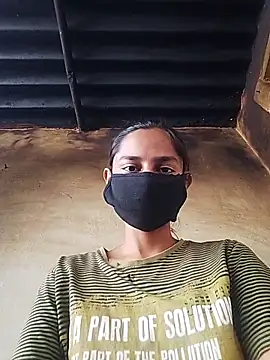 Snapshot of x_priya chatting on 04-08-26, 07:19 x priya online show from 04-08-26, 07:19