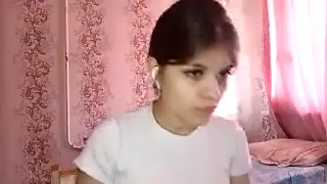 Snapshot of Mialikesun chatting on 04-27-26, 10:13 Mialikesun online show from 04-27-26, 10:13