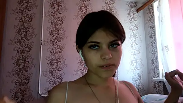Snapshot of Mialikesun chatting on 05-20-26, 10:32 Mialikesun online show from 05-20-26, 10:32